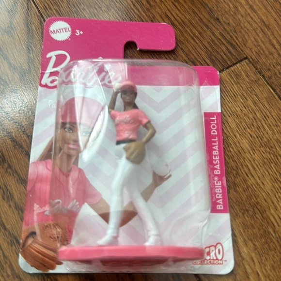 Barbie Cake/ Muffin  Topper - Picture 6 of 7